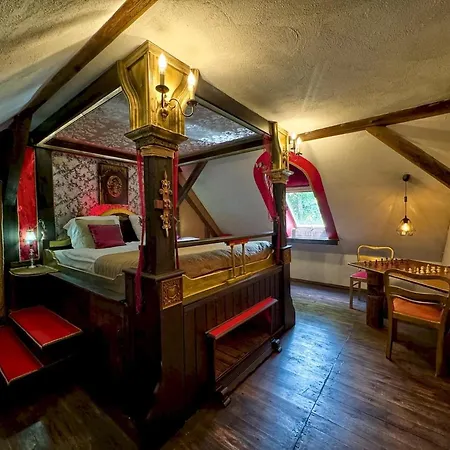 With Sauna, Pub & Terrace Апартаменты